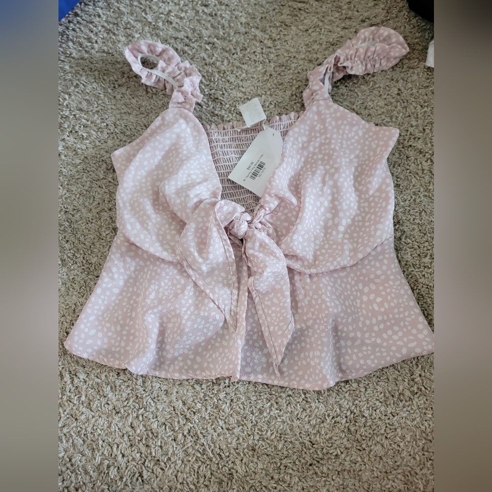 Bnwt cropped tank from the fringed pineapple